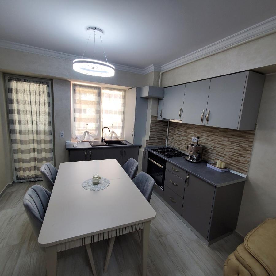 Luxury Apartament Bacovia Бакеу Екстер'єр фото