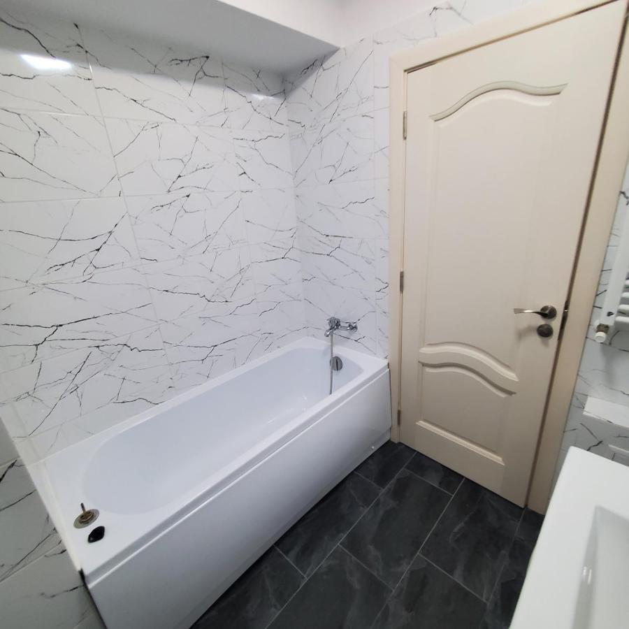 Luxury Apartament Bacovia Бакеу Екстер'єр фото